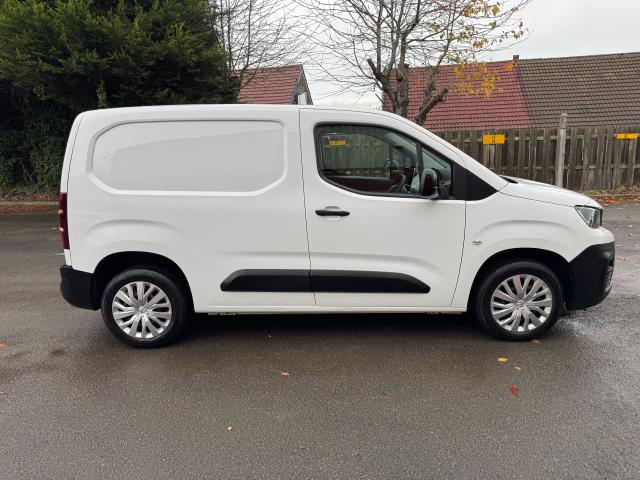 2022 Peugeot Partner 1000 1.5 Bluehdi 100 Professional Premium Van (70MPH speed limiter) (NV71XKA) Image 10