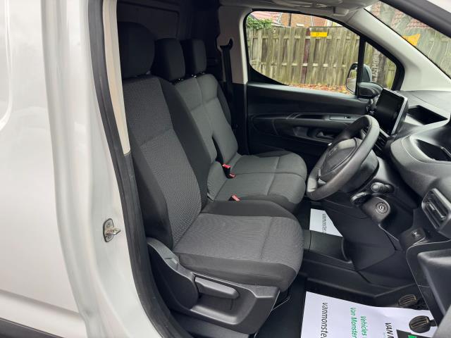 2022 Peugeot Partner 1000 1.5 Bluehdi 100 Professional Premium Van (70MPH speed limiter) (NV71XKA) Image 16