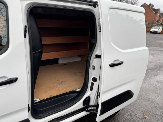 2022 Peugeot Partner 1000 1.5 Bluehdi 100 Professional Premium Van (70MPH speed limiter) (NV71XKA) Image 39