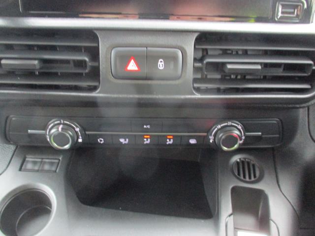 2022 Peugeot Partner 1000 1.5 Bluehdi 100 Professional Premium Van (NV71XKE) Image 21
