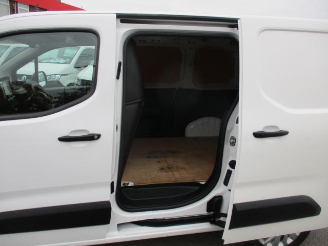 2022 Peugeot Partner 1000 1.5 Bluehdi 100 Professional Premium Van (NV71XKE) Image 26