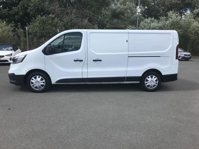 2022 Renault Trafic Ll30 Blue Dci 130 Business+ Van (NV72BZF) Image 5