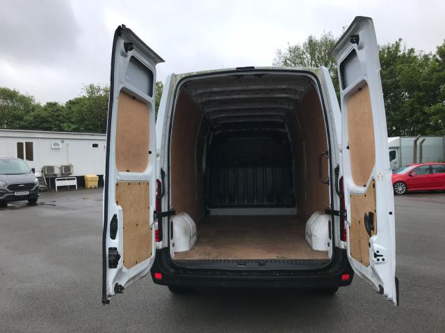 2022 Renault Master Lm35dci 135 Business+ Medium Roof Van (NV72DNJ) Image 16