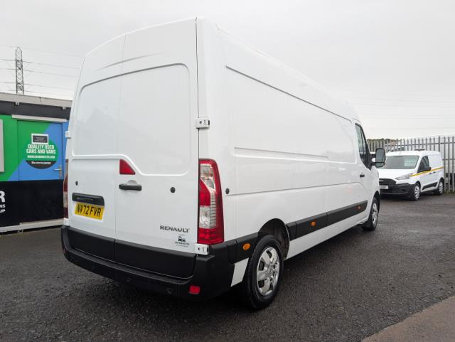 2022 Renault Master Lm35dci 135 Business+ Medium Roof Van (NV72FVR) Image 11