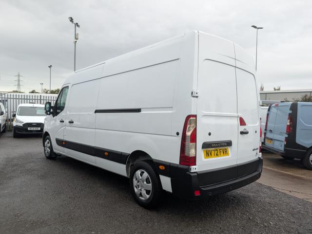 2022 Renault Master Lm35dci 135 Business+ Medium Roof Van (NV72FVR) Image 7