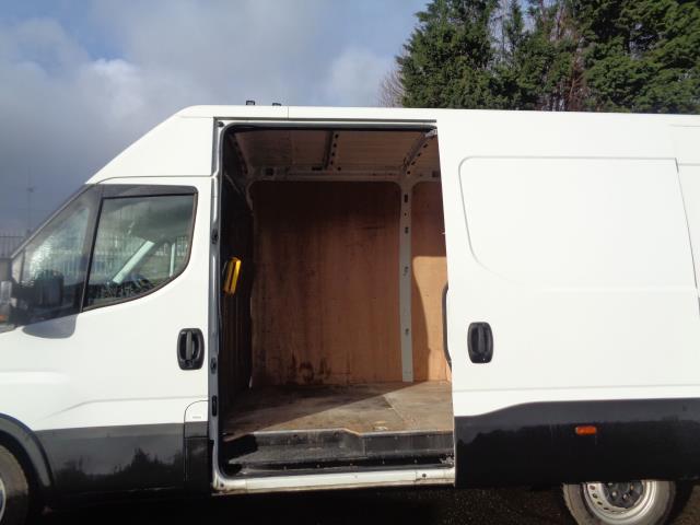 2023 Iveco Daily 2.3 High Roof Business Van 3520L Wb (NV72HKB) Image 12