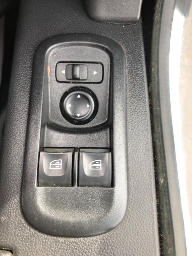 2022 Renault Master Lm35dci 135 Business+ Medium Roof Van (NV72HXS) Image 26