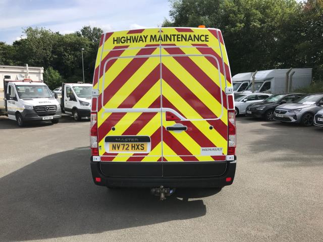 2022 Renault Master Lm35dci 135 Business+ Medium Roof Van (NV72HXS) Image 8