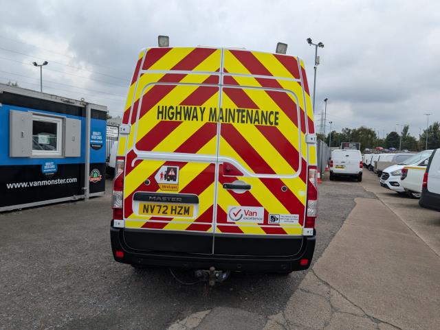 2022 Renault Master Lm35dci 135 Business+ Medium Roof Van (NV72HZM) Image 10