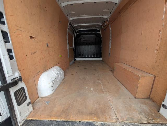 2022 Renault Master Lm35dci 135 Business+ Medium Roof Van (NV72HZM) Image 12