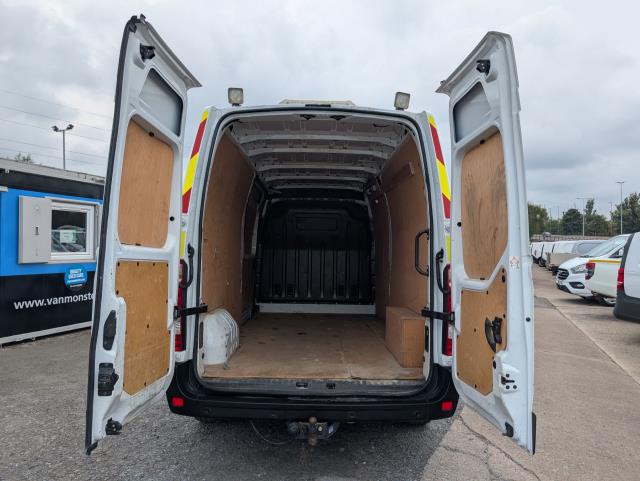 2022 Renault Master Lm35dci 135 Business+ Medium Roof Van (NV72HZM) Image 11