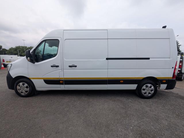 2022 Renault Master Lm35dci 135 Business+ Medium Roof Van (NV72HZM) Image 5