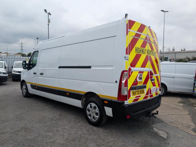 2022 Renault Master Lm35dci 135 Business+ Medium Roof Van (NV72HZM) Image 9