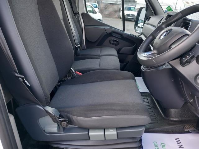 2022 Renault Master LM35 LWB MEDIUM ROOF DCI 135PS BUSINESS+  AIR CON (NV72KYU) Image 16
