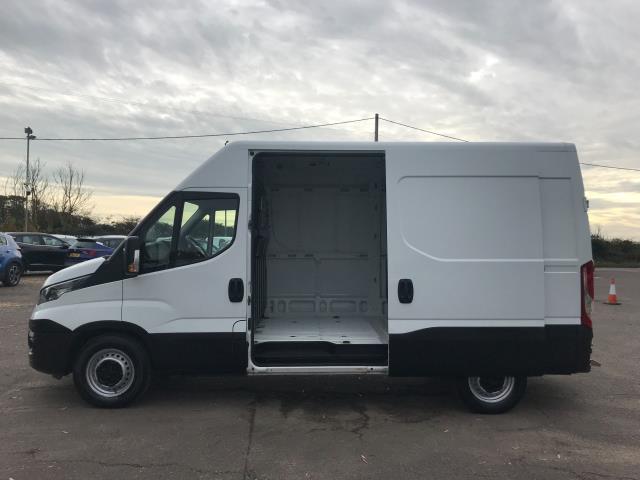 2018 Iveco Daily 2.3 High Roof Van 3520 Wb (NX18OLW) Thumbnail 9