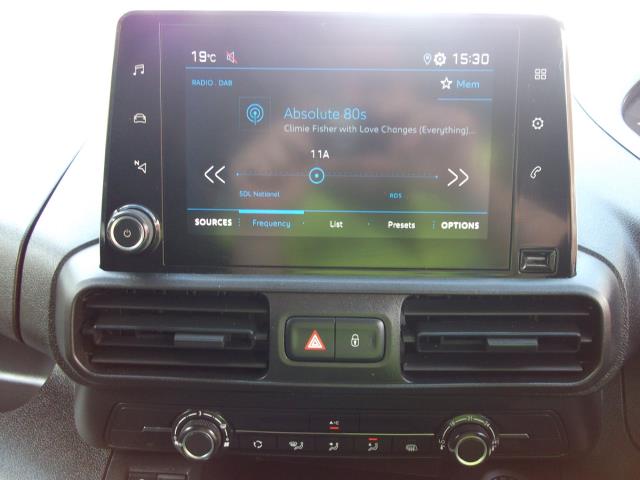 2019 Peugeot Partner 1000 1.5 Bluehdi 100 Professional Van (NX19XHV) Image 23