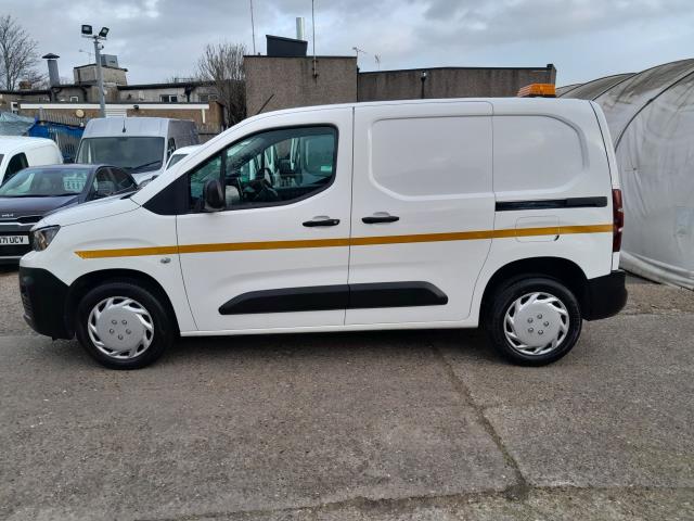 2019 Peugeot Partner 1000 1.5 Bluehdi 100 Professional Van (NX19YBY) Image 4