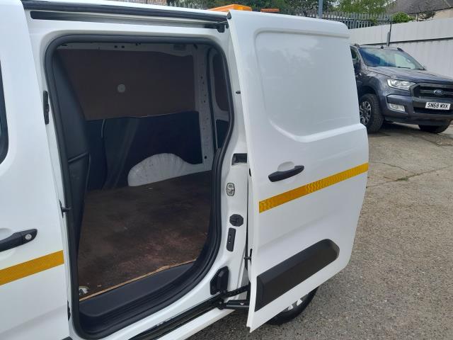 2019 Peugeot Partner 1000 1.5 Bluehdi 100 Professional Van (NX19YDL) Image 8