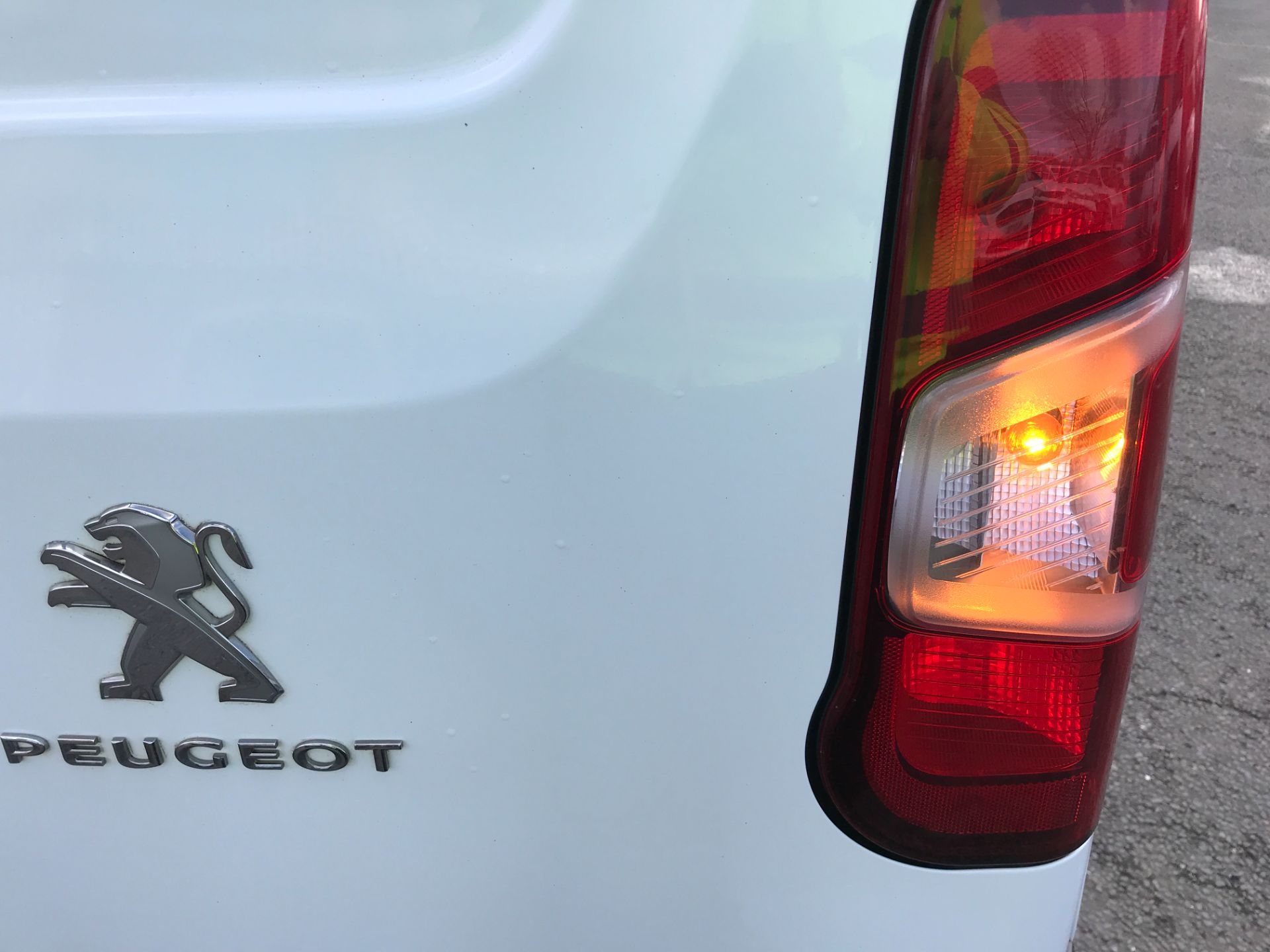 2019 Peugeot Partner 1000 1.5 BLUE HDI 100PS PROFESSIONAL EURO 6 (NX19YJY) Thumbnail 30