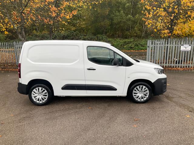 2019 Peugeot Partner 1000 1.5 Bluehdi 100 Professional Van (NX69XXN) Image 15