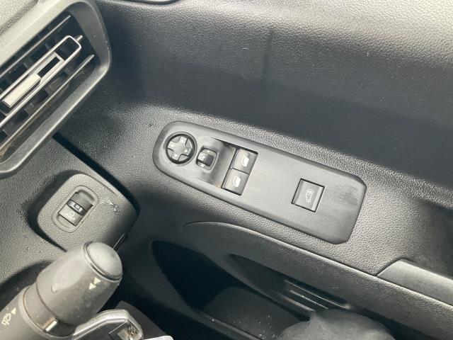 2019 Peugeot Partner 1000 1.5 Bluehdi 100 Professional Van (NX69XXN) Image 31