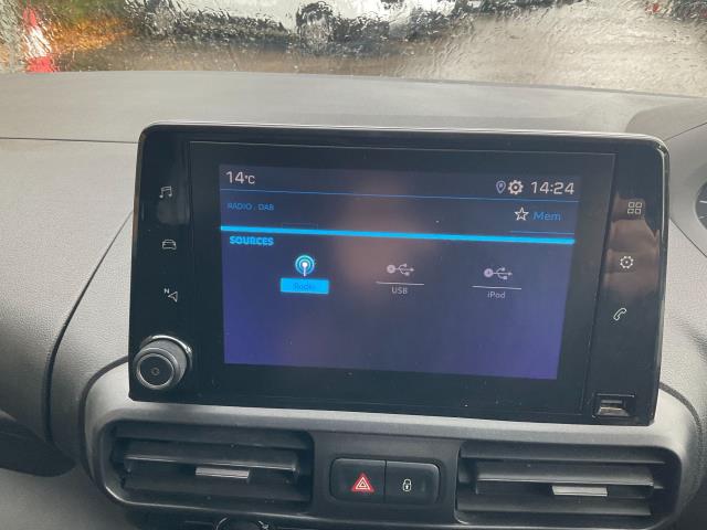 2019 Peugeot Partner 1000 1.5 Bluehdi 100 Professional Van (NX69XXN) Image 20