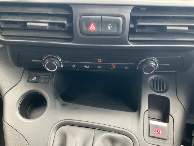 2019 Peugeot Partner 1000 1.5 Bluehdi 100 Professional Van (NX69XXN) Image 25