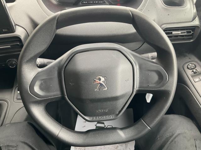 2019 Peugeot Partner 1000 1.5 Bluehdi 100 Professional Van (NX69XXN) Image 17