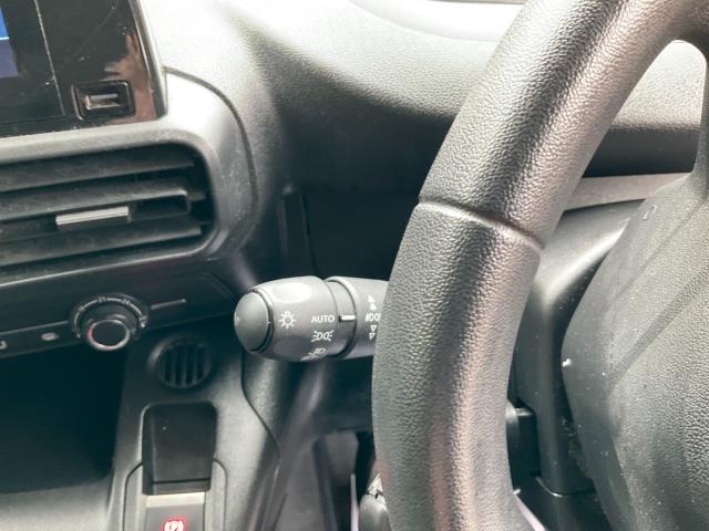 2019 Peugeot Partner 1000 1.5 Bluehdi 100 Professional Van (NX69XXV) Image 28