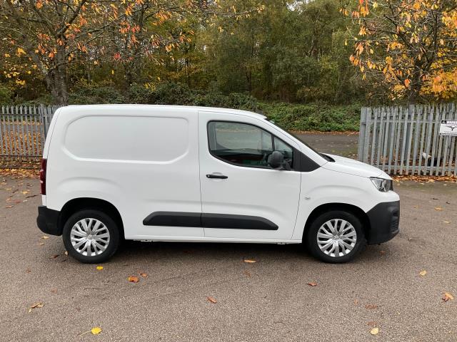 2019 Peugeot Partner 1000 1.5 Bluehdi 100 Professional Van (NX69XXV) Image 15