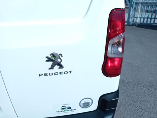 2019 Peugeot Partner L1 1000 1.5BLUE HDI 100PS PROFESSIONAL EURO 6 (NX69YBE) Image 44