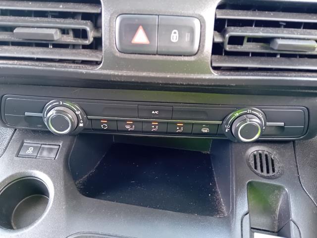 2019 Peugeot Partner L1 1000 1.5BLUE HDI 100PS PROFESSIONAL EURO 6 (NX69YBE) Image 34