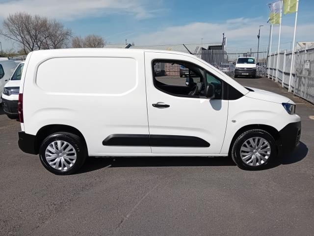 2019 Peugeot Partner L1 1000 1.5BLUE HDI 100PS PROFESSIONAL EURO 6 (NX69YBE) Image 6