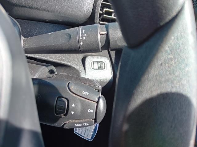 2019 Peugeot Partner L1 1000 1.5BLUE HDI 100PS PROFESSIONAL EURO 6 (NX69YBE) Image 37