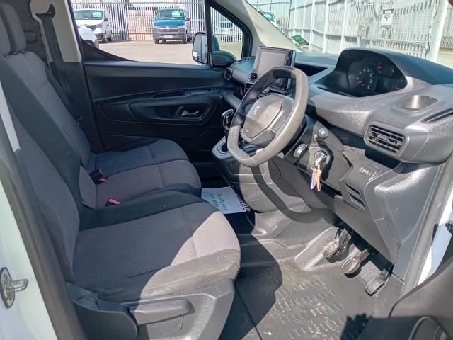 2019 Peugeot Partner L1 1000 1.5BLUE HDI 100PS PROFESSIONAL EURO 6 (NX69YBE) Image 21