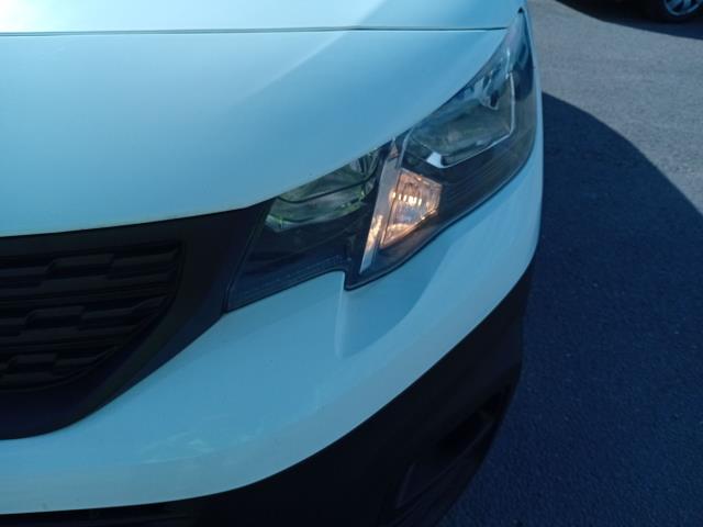 2019 Peugeot Partner L1 1000 1.5BLUE HDI 100PS PROFESSIONAL EURO 6 (NX69YBE) Image 42