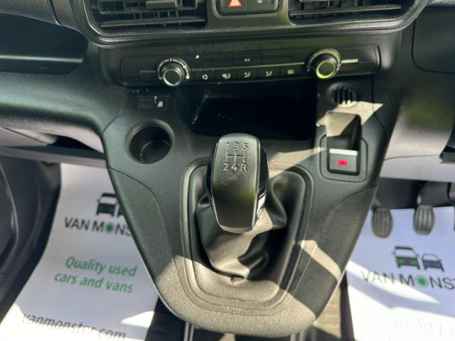 2019 Peugeot Partner 1000 1.5 Bluehdi 100 Professional Van Euro 6 (NX69YCW) Image 26