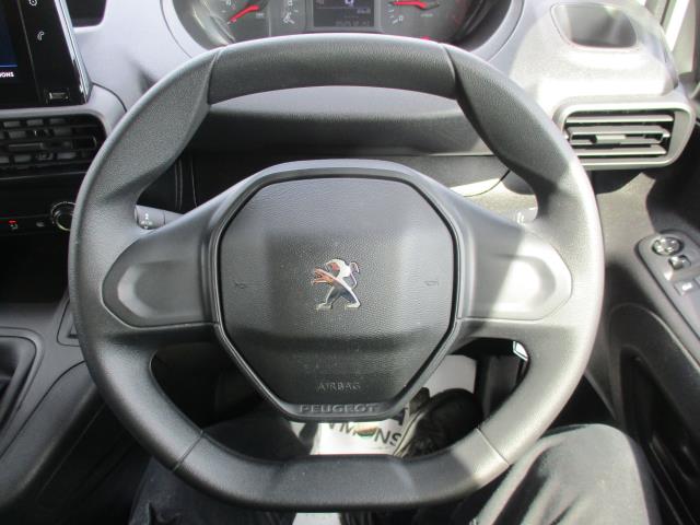 2019 Peugeot Partner 1000 1.5 Bluehdi 100 Professional Van (NX69YJH) Image 14