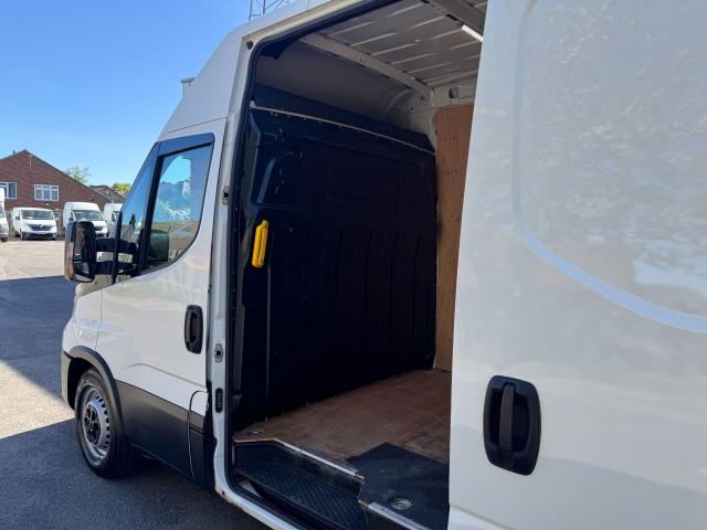 2022 Iveco Daily 2.3 High Roof Business Van 3520L Wb (NX72YWN) Image 45