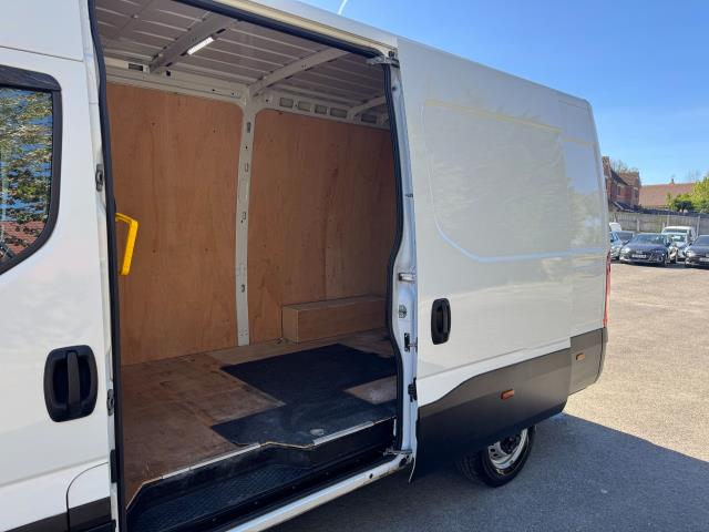 2022 Iveco Daily 2.3 High Roof Business Van 3520L Wb (NX72YWN) Image 46