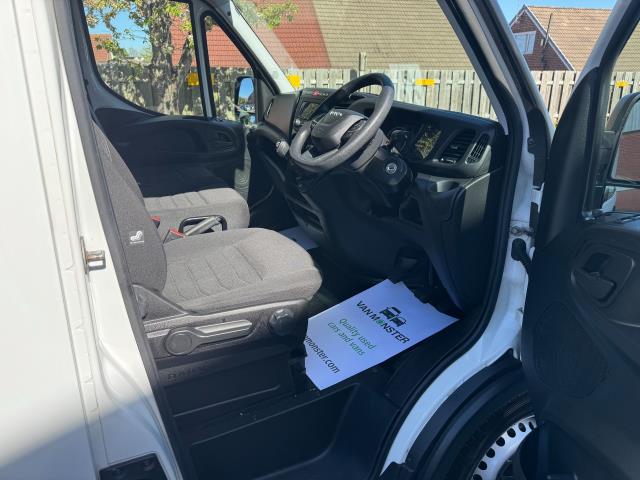 2022 Iveco Daily 2.3 High Roof Business Van 3520L Wb (NX72YWN) Image 13