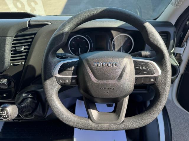 2022 Iveco Daily 2.3 High Roof Business Van 3520L Wb (NX72YWN) Image 22