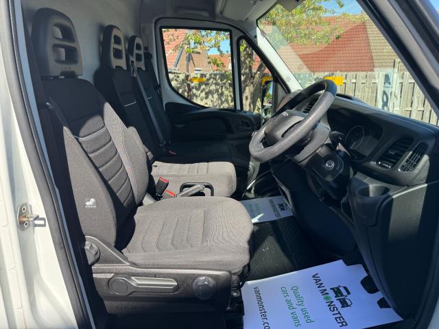 2022 Iveco Daily 2.3 High Roof Business Van 3520L Wb (NX72YWN) Image 15