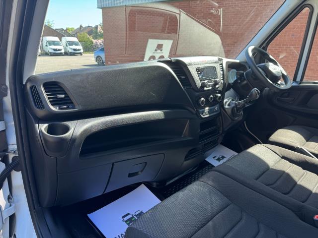 2022 Iveco Daily 2.3 High Roof Business Van 3520L Wb (NX72YWN) Image 36