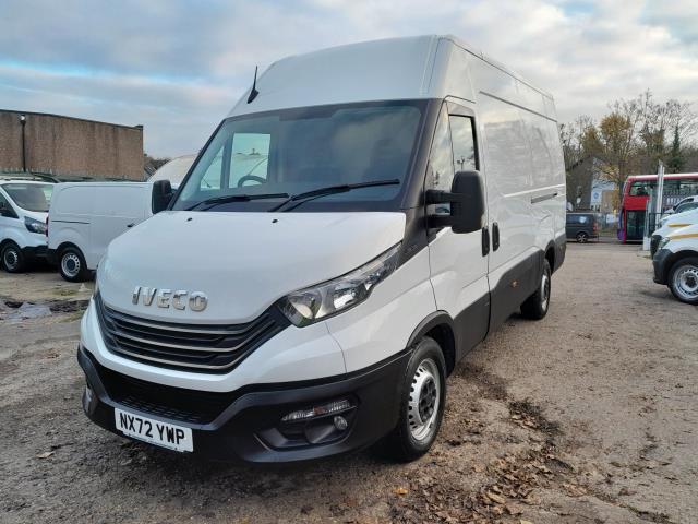 2022 Iveco Daily 2.3 High Roof Business Van 3520 LWB (NX72YWP) Image 4