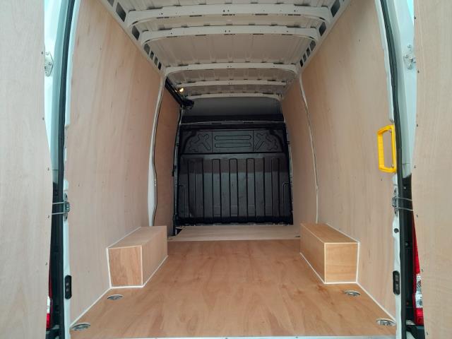 2022 Iveco Daily 2.3 High Roof Business Van 3520 LWB (NX72YWP) Image 12