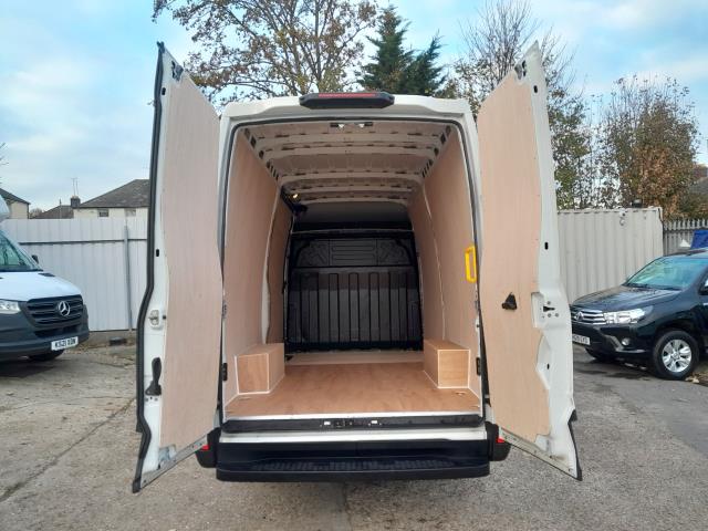 2022 Iveco Daily 2.3 High Roof Business Van 3520 LWB (NX72YWP) Image 14