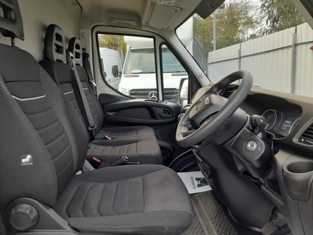 2022 Iveco Daily 2.3 High Roof Business Van 3520 LWB (NX72YWP) Image 20