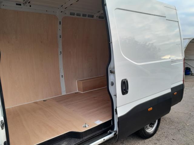 2022 Iveco Daily 2.3 High Roof Business Van 3520 LWB (NX72YWP) Image 7