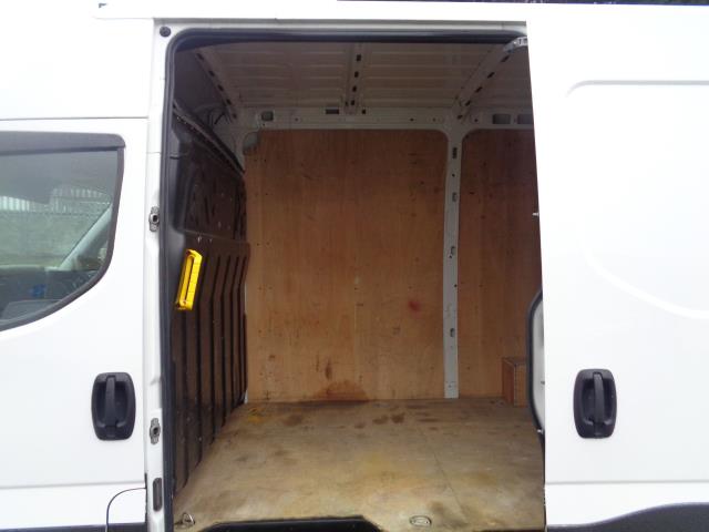 2022 Iveco Daily 2.3 High Roof Business Van 3520L Wb (NX72YXK) Image 13